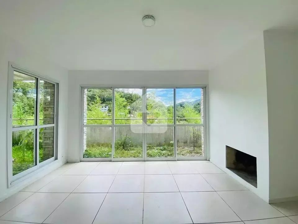 Apartamento à venda com 2 quartos, 78m² - Centro - Petrópolis/RJ