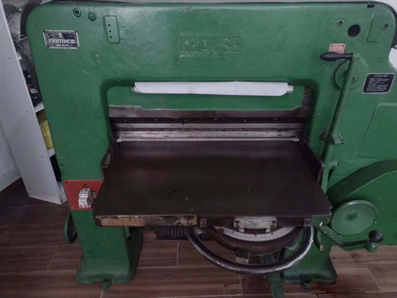 Guilhotina Krauser 80 boca automática 