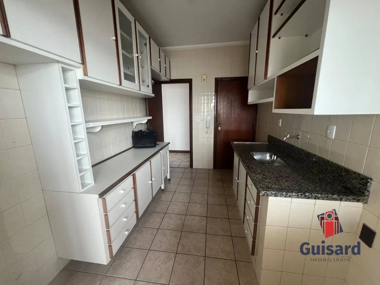 APARTAMENTO AMPLO PARA LOCAÇÃO / CENTRO DE TAUBATÉ/SP