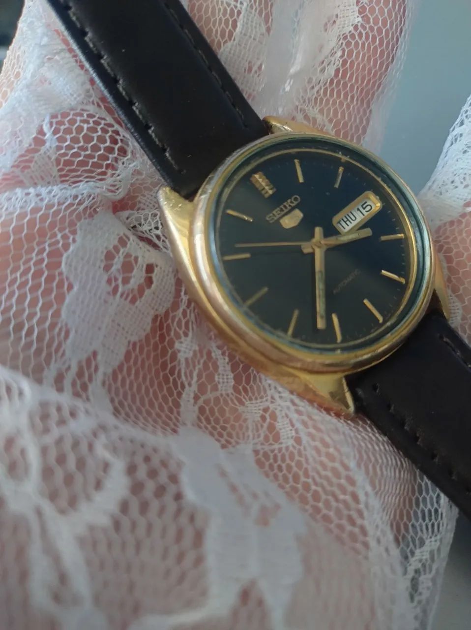 Seiko negro e dourado lindo  - Foto 3