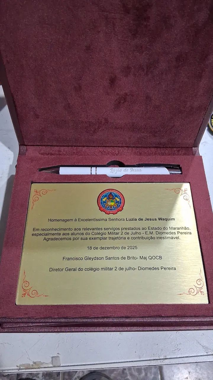 Placa de homenagem  - Foto 2