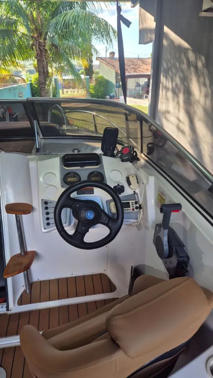 Lancha cabinada 150 HP vendo ou troco po carro  - Foto 8