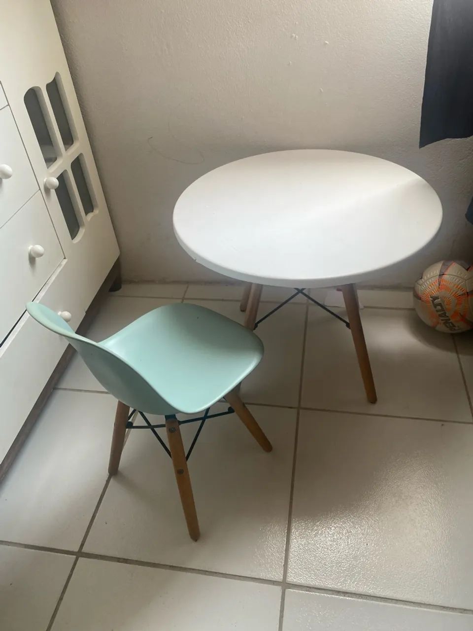 Jogo de mesa e cadeira infantil 
