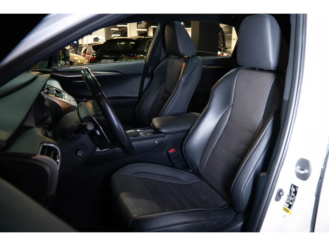 Lexus NX-200t F-sport 2.0 16V 238cv Aut., foto 15 de 20