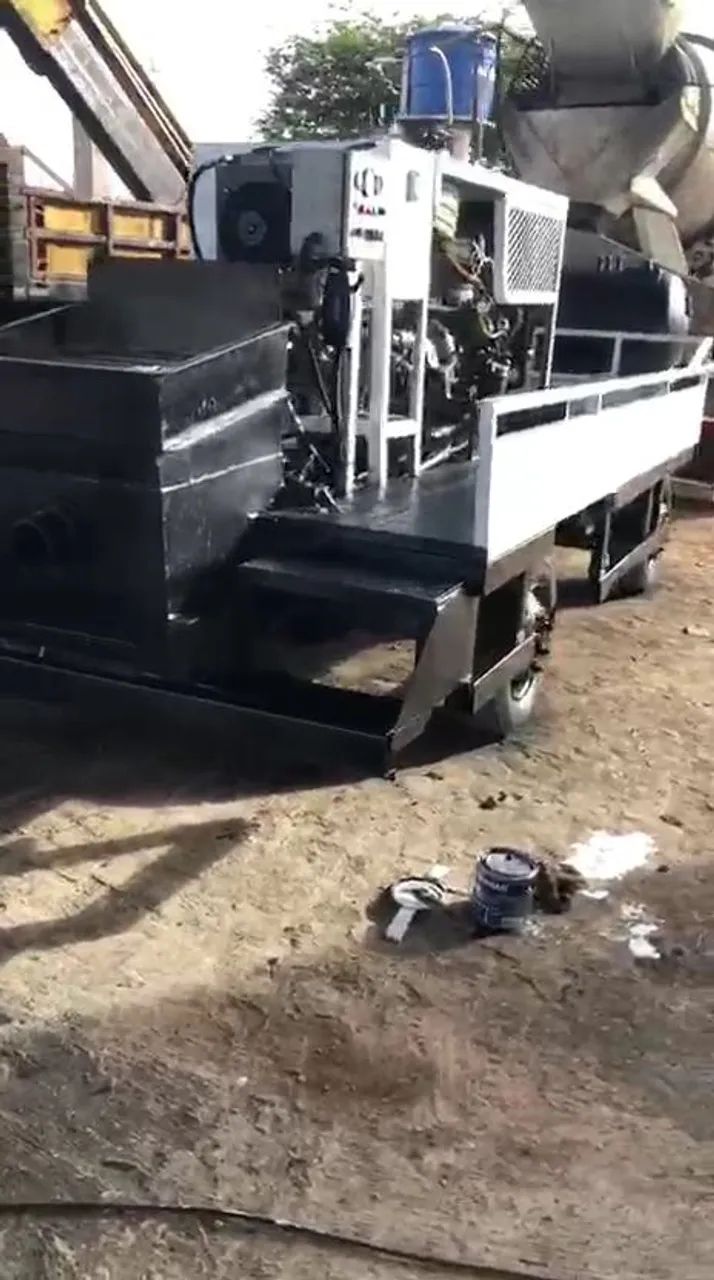 Bomba de concreto e caminhão betoneira  - Foto 2