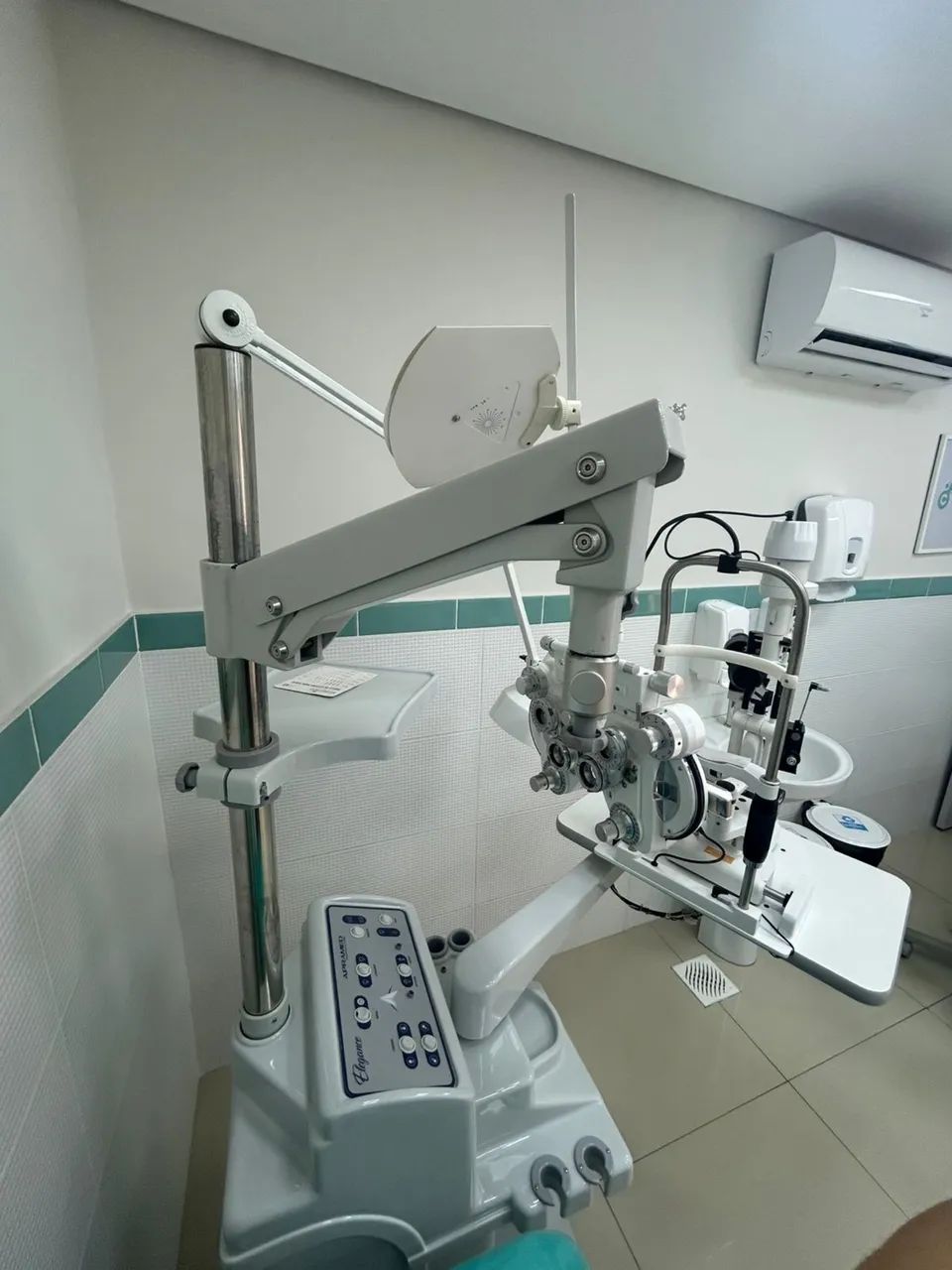 Cadeira Oftalmológica Apramed Elegance + Equipamento Oftalmológico - Foto 2