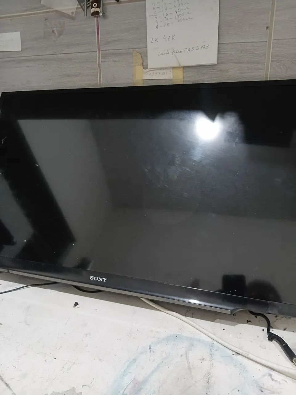 Tv sony 32 polegadas com tela quebrada mais as placas boa.