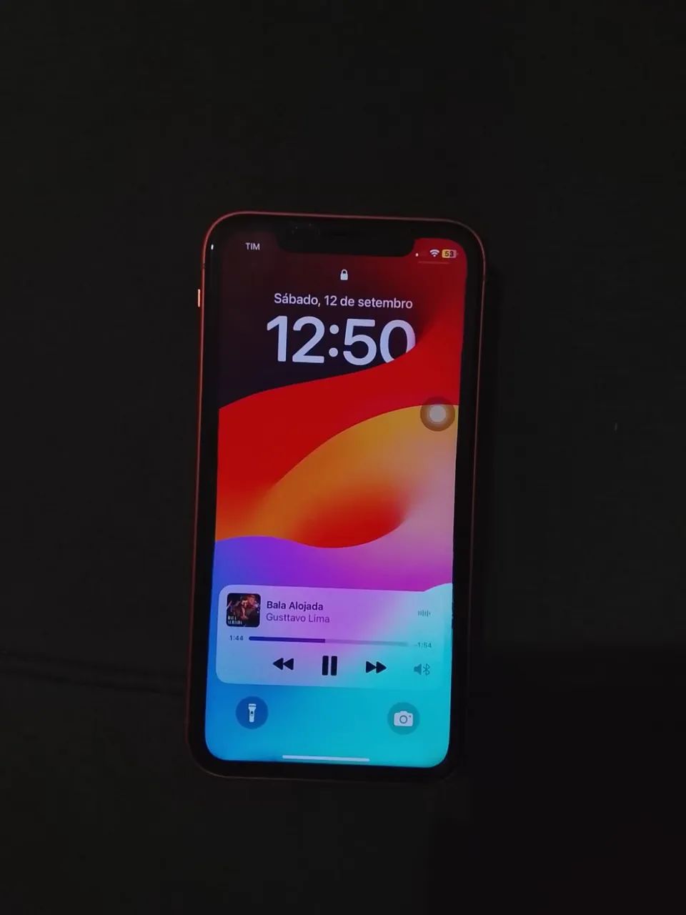 iPhone XR na carcaça do 17 é