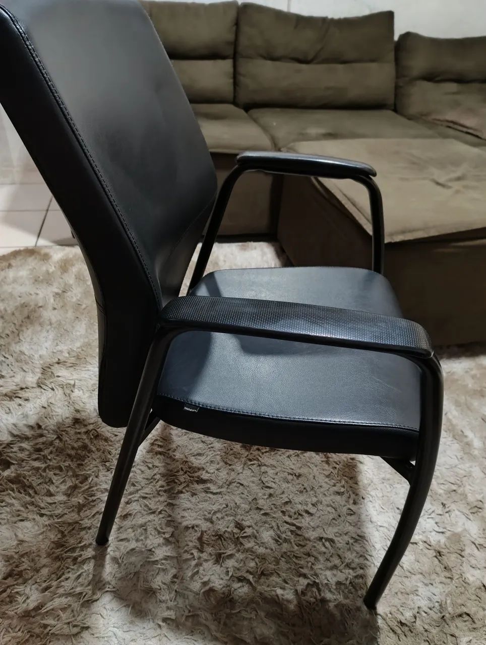 CADEIRA FLEXFORM FIXA ESCRITÓRIO COURO  - Foto 3