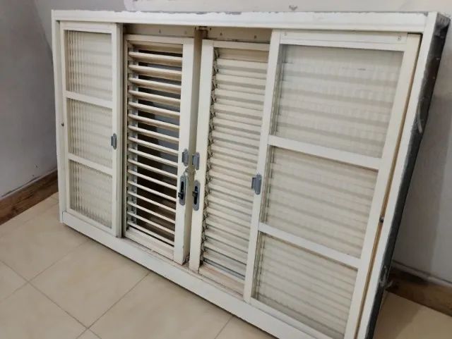 Janelas Veneziana Vetaflex de aço - tamanho 1,00 x 1,5m - já com vidros instalados - Foto 2