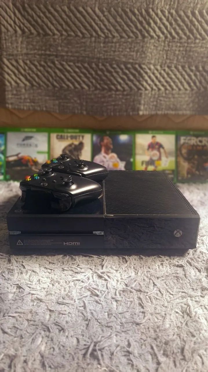 Xbox One Completo com 2 Controles e 6 Jogos