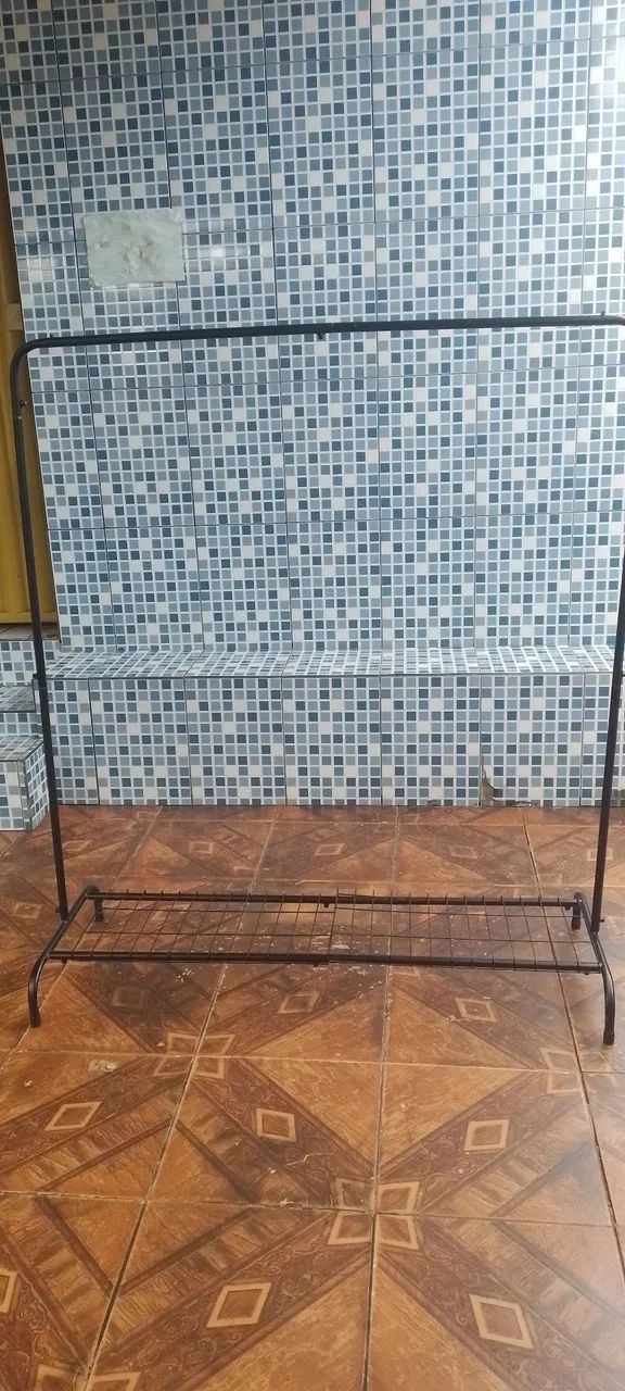 Arara de colocar  roupas 