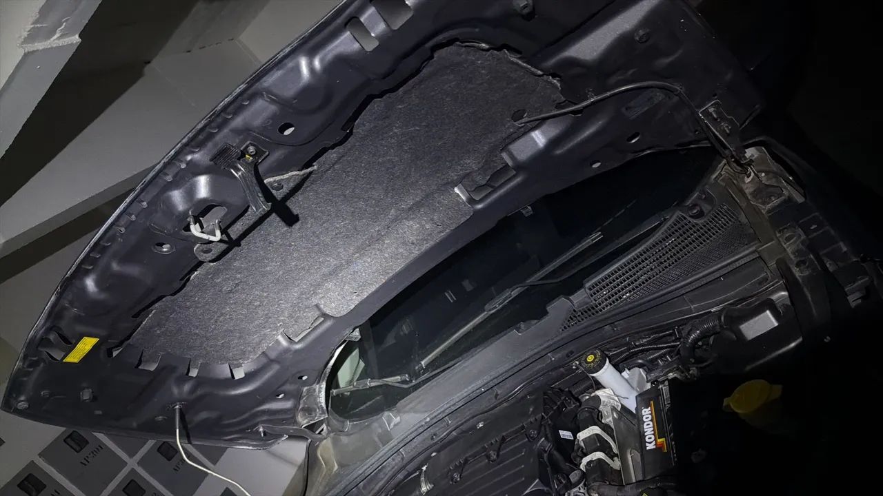 Tratamento acústico automotivo