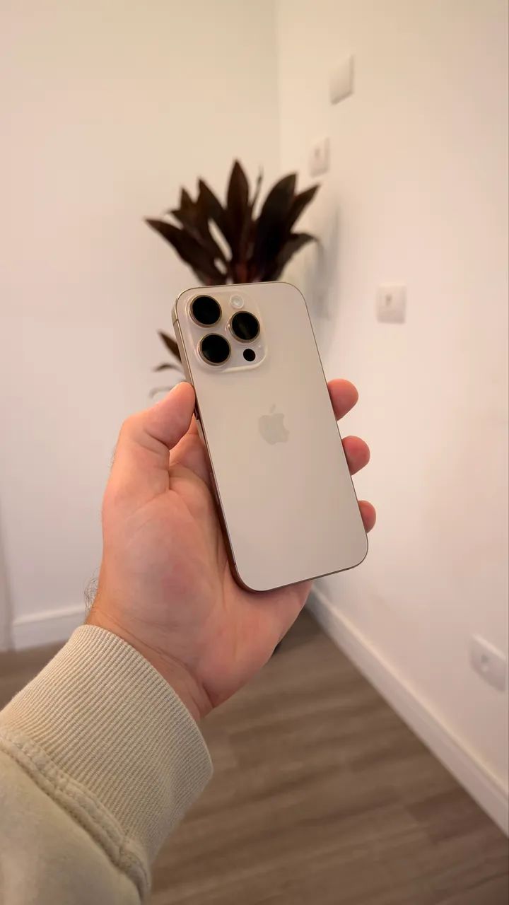iPhone 16 Pro 128gb Titanium Desert  - Foto 2