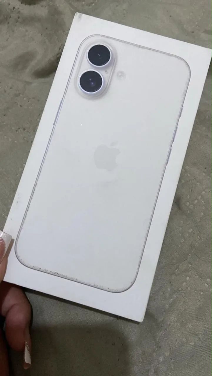 Vendo iPhone 16 bateria 100% muito novo! - Foto 4