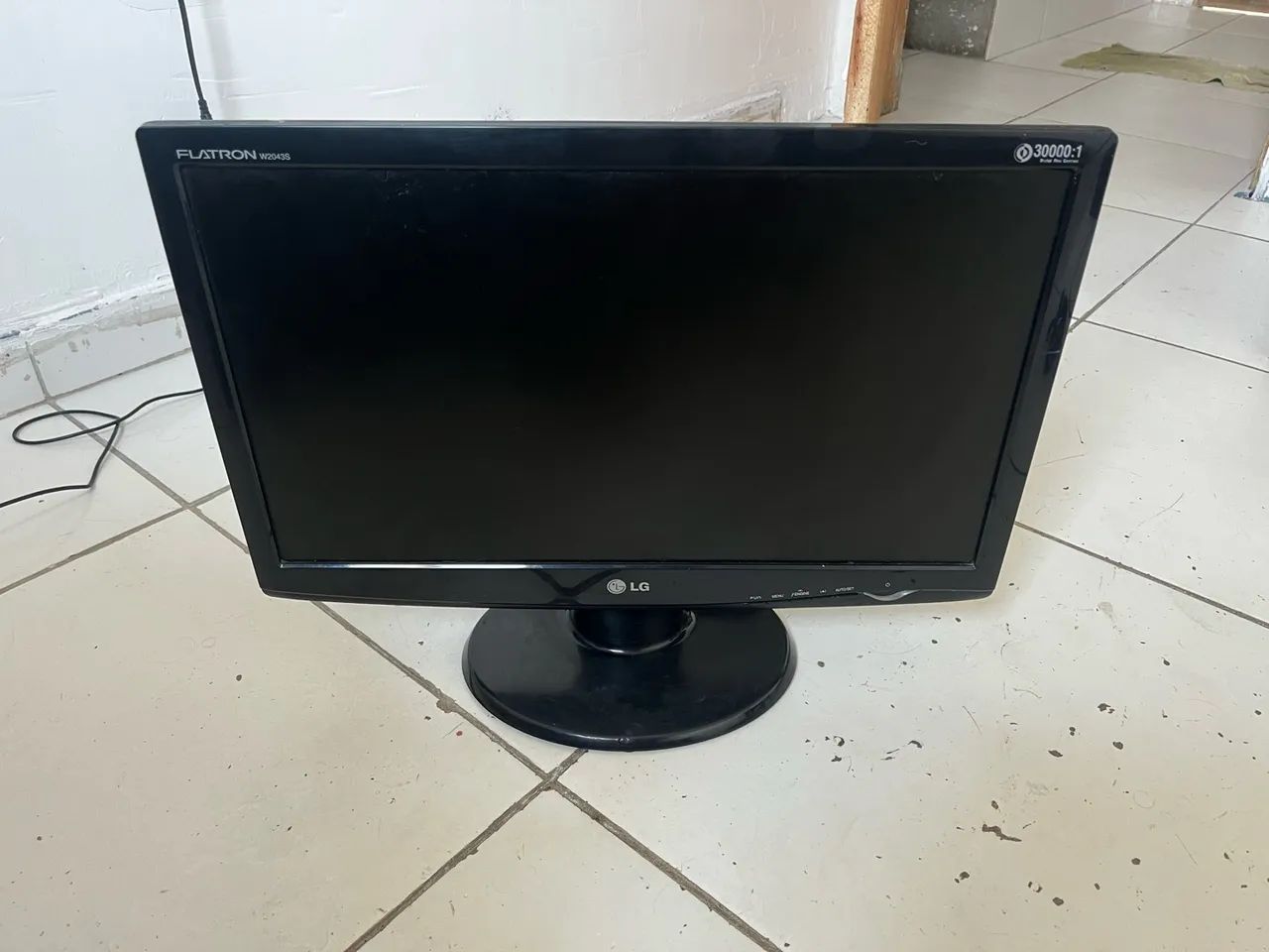 Monitor LG Flatron 20" (Widescreen) - Acompanha Cabos!