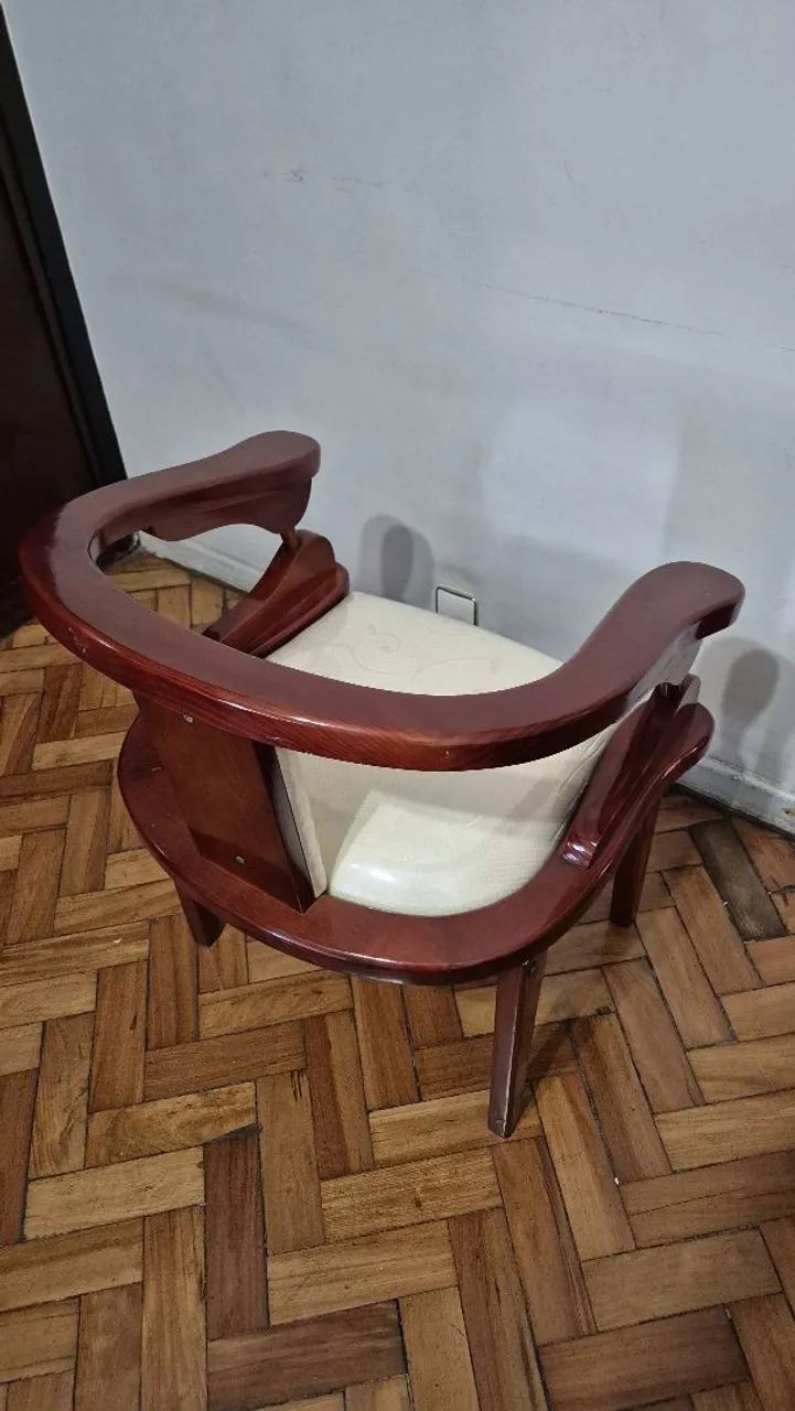 Poltronas de madeira com assento estofado - Foto 3