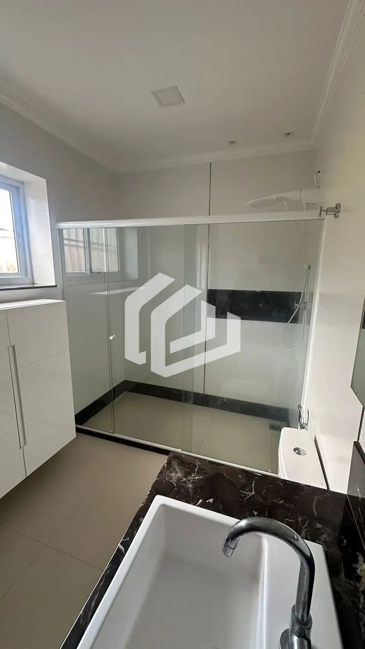 Casa térrea de 330m², 3 quartos+suite, reformada em Maruípe. - Foto 3