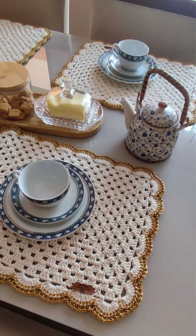 Sousplat retangular em bloquinhos de crochê 
