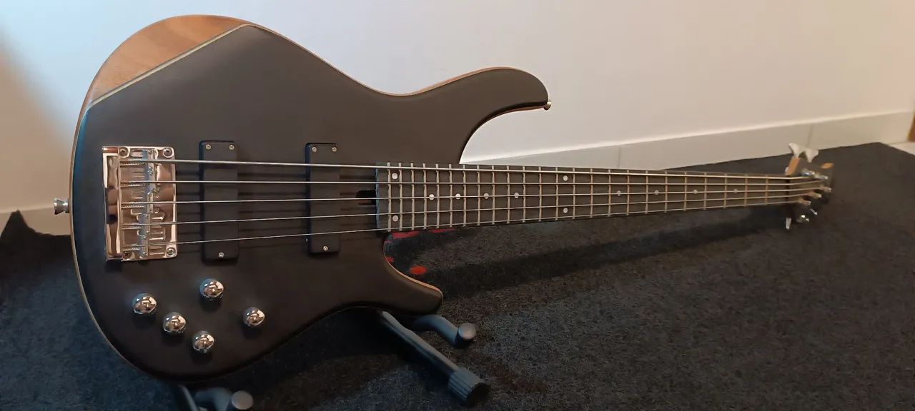 Contra baixo Tagima Millenium 5 top zerado  - Foto 3