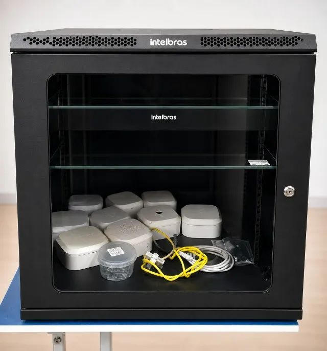 Rack Intelbras 12U 19 com Porta de Vidro + Prateleiras - Excelente Estado - Foto 3