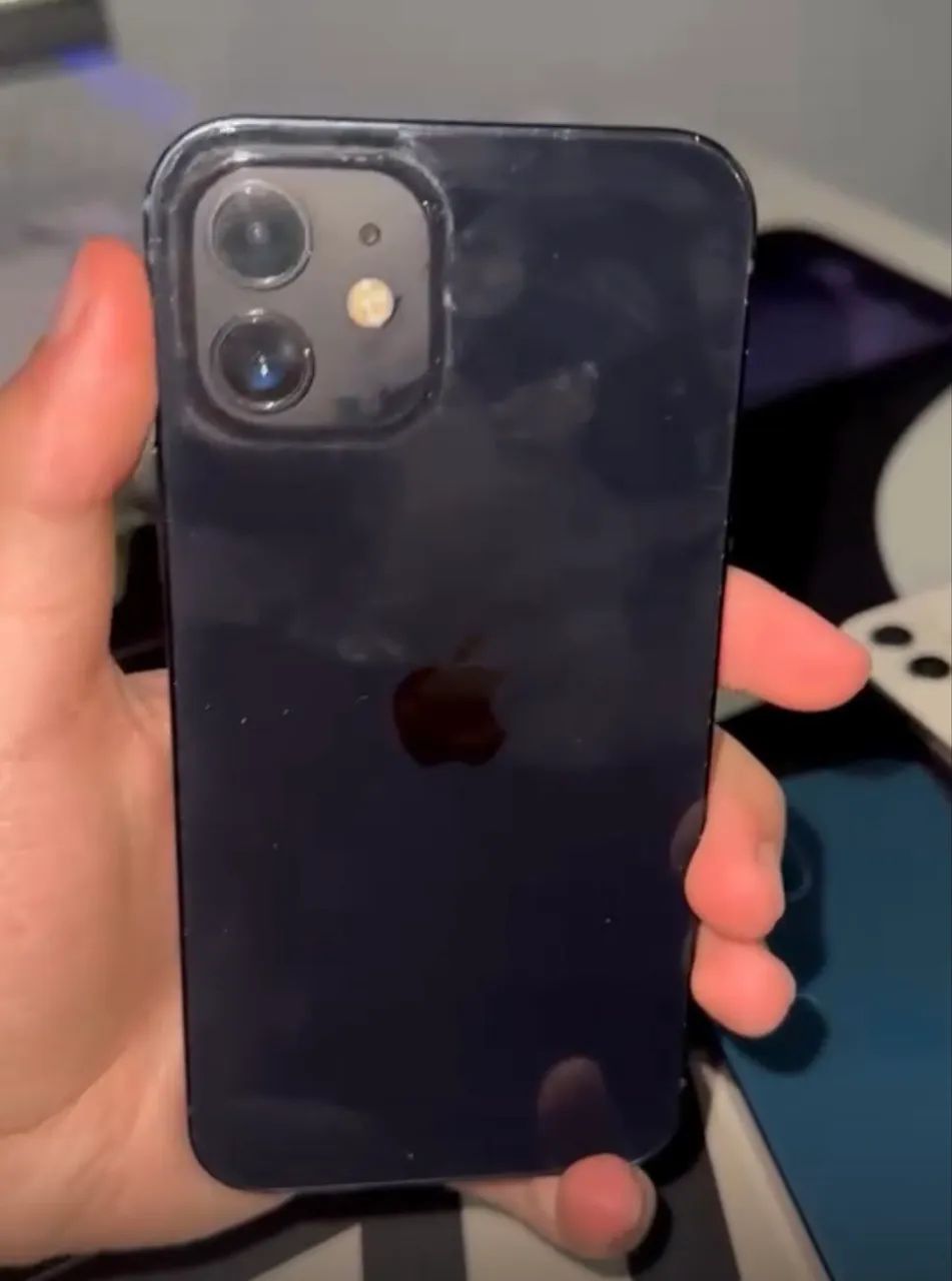 Na compra de 1 IPhone 12 Pro leve 2 IPhones 12  - Foto 3