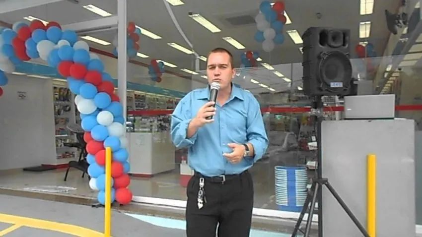 Locutor Profissional para lojas e  eventos