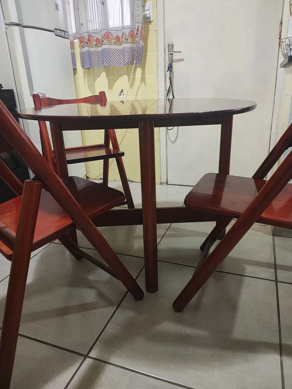 Mesa em.nadeira totalmente desmontável  - Foto 3