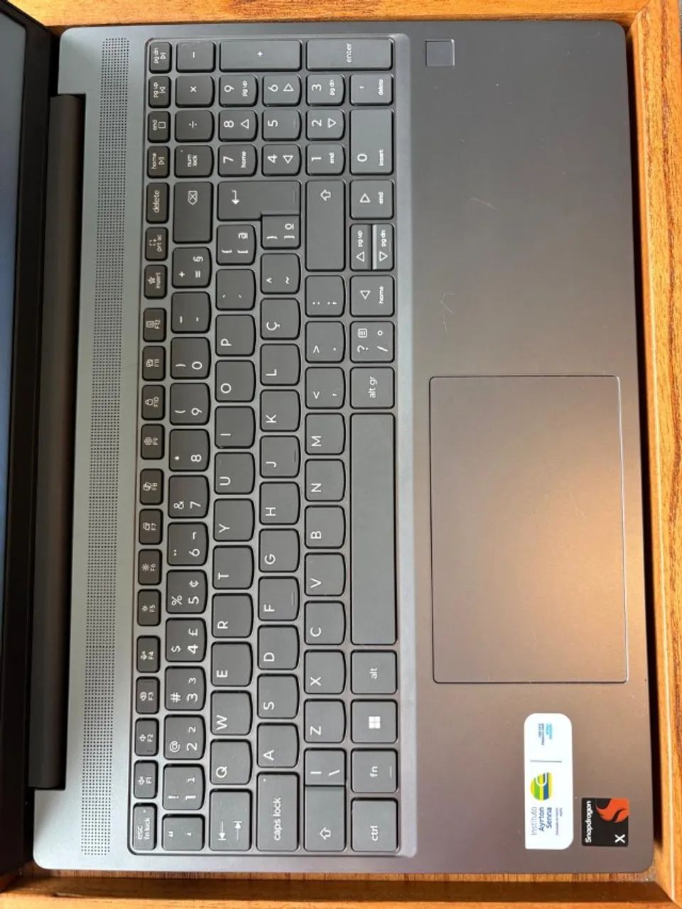 Lenovo IdeaPad Slim 3 Snapdragon X 16 G RAM SSD 1T