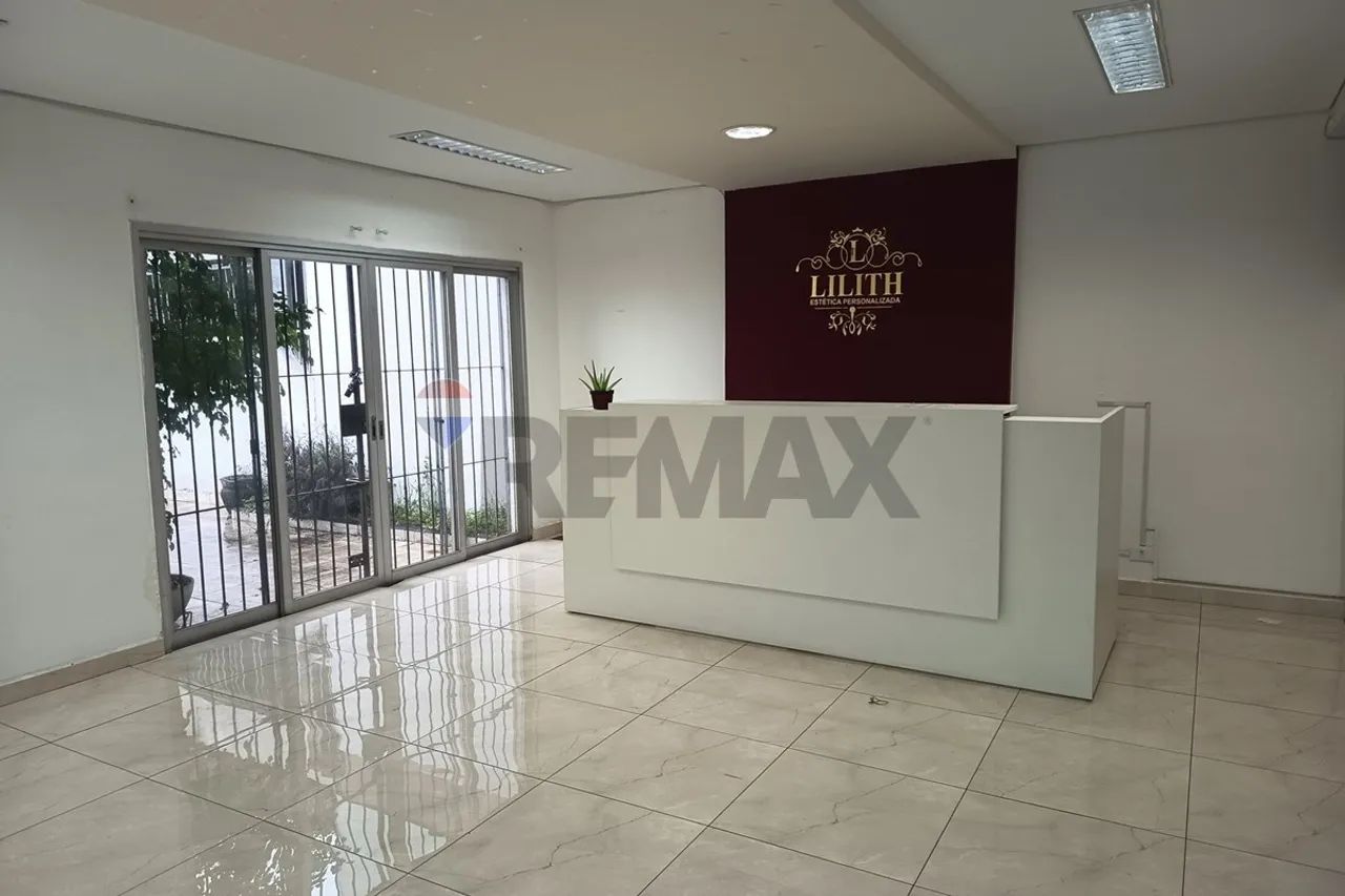 Alugue Casa Comercial no Jardim Oriental!