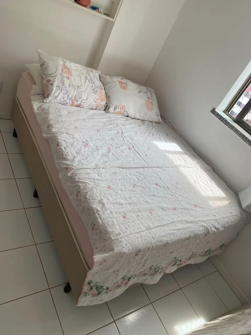 Cama Casal Estofada em Excelente Estado - Foto 3