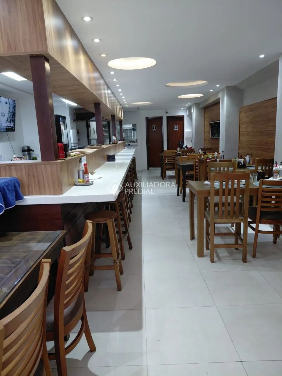 Loja com restaurante em funcionamento no centro de Florianópolis