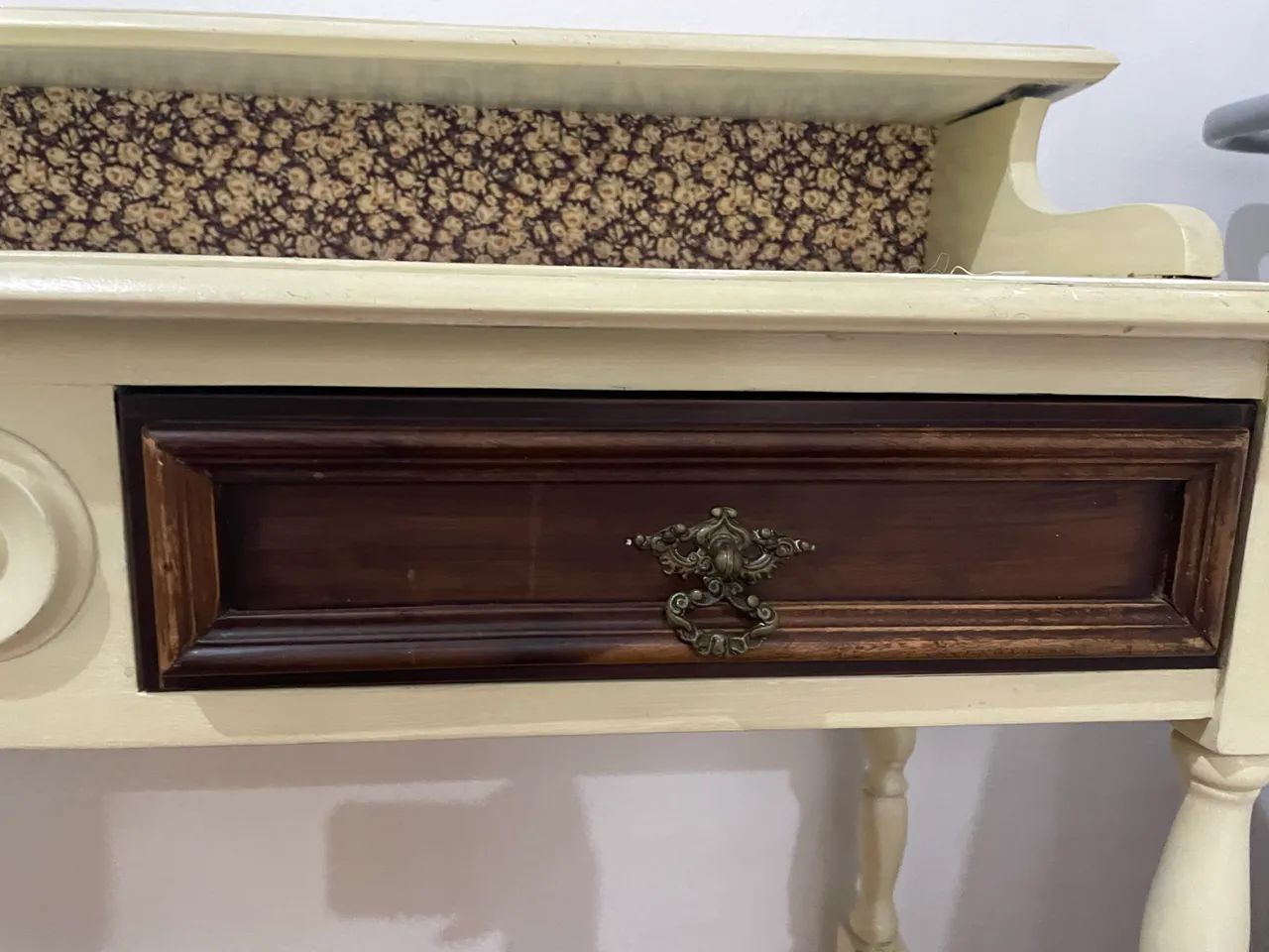 Vende-se Escrivaninha de Madeira Maciça 494540366870620165