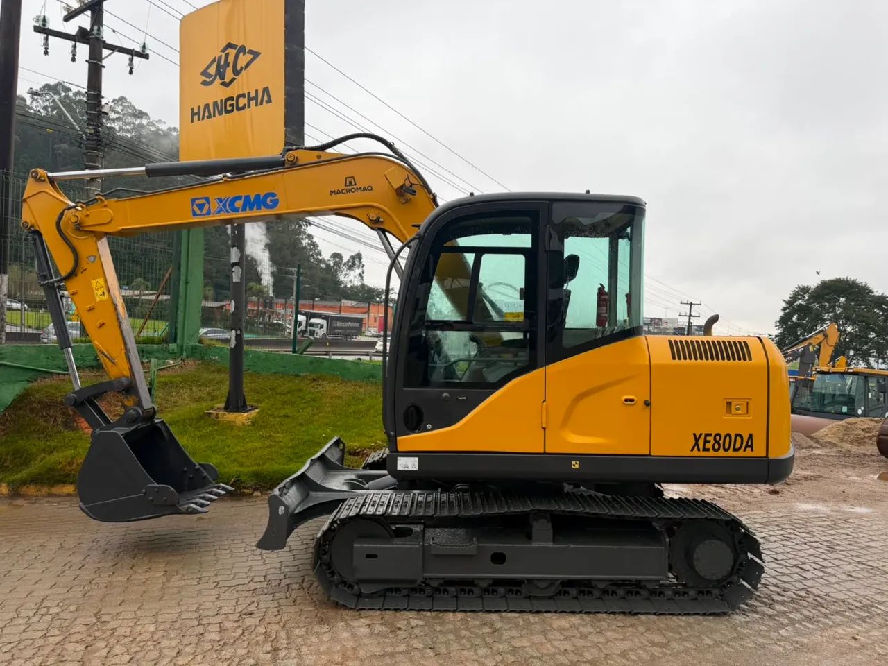Miniescavadeira xe80da  - Foto 5