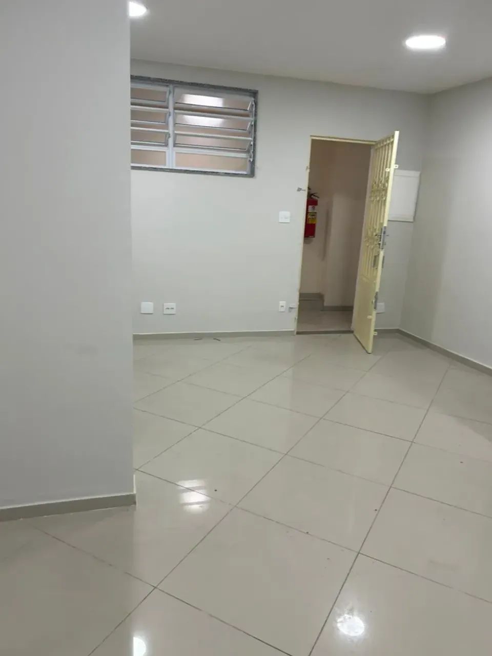 Sala Centro, ampla, 50m², reformadíssima, Rua Nilo Peçanha - Petrópolis - RJ - Foto 3