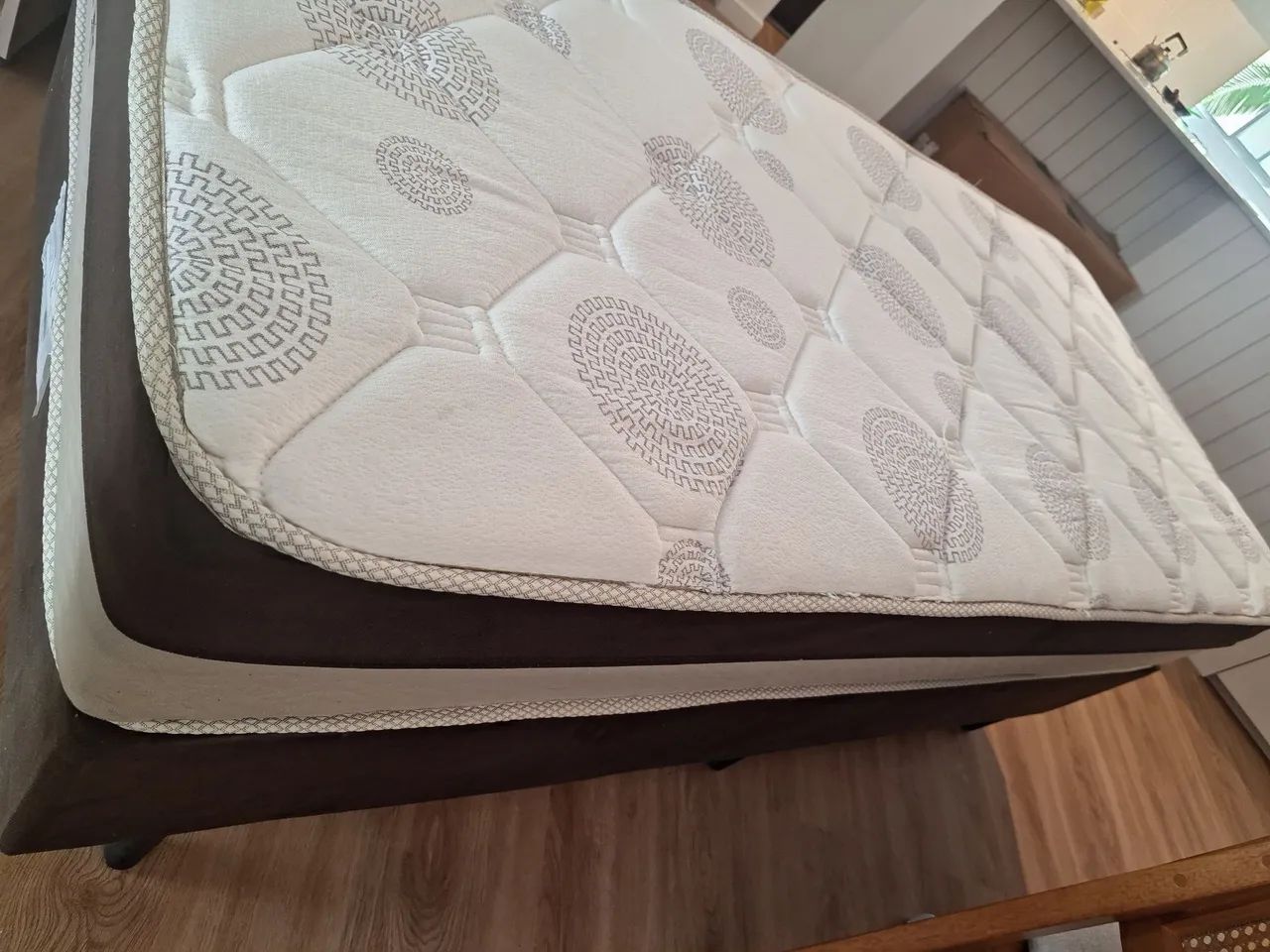 Vendo cama box e colchão de solteiro - Foto 2