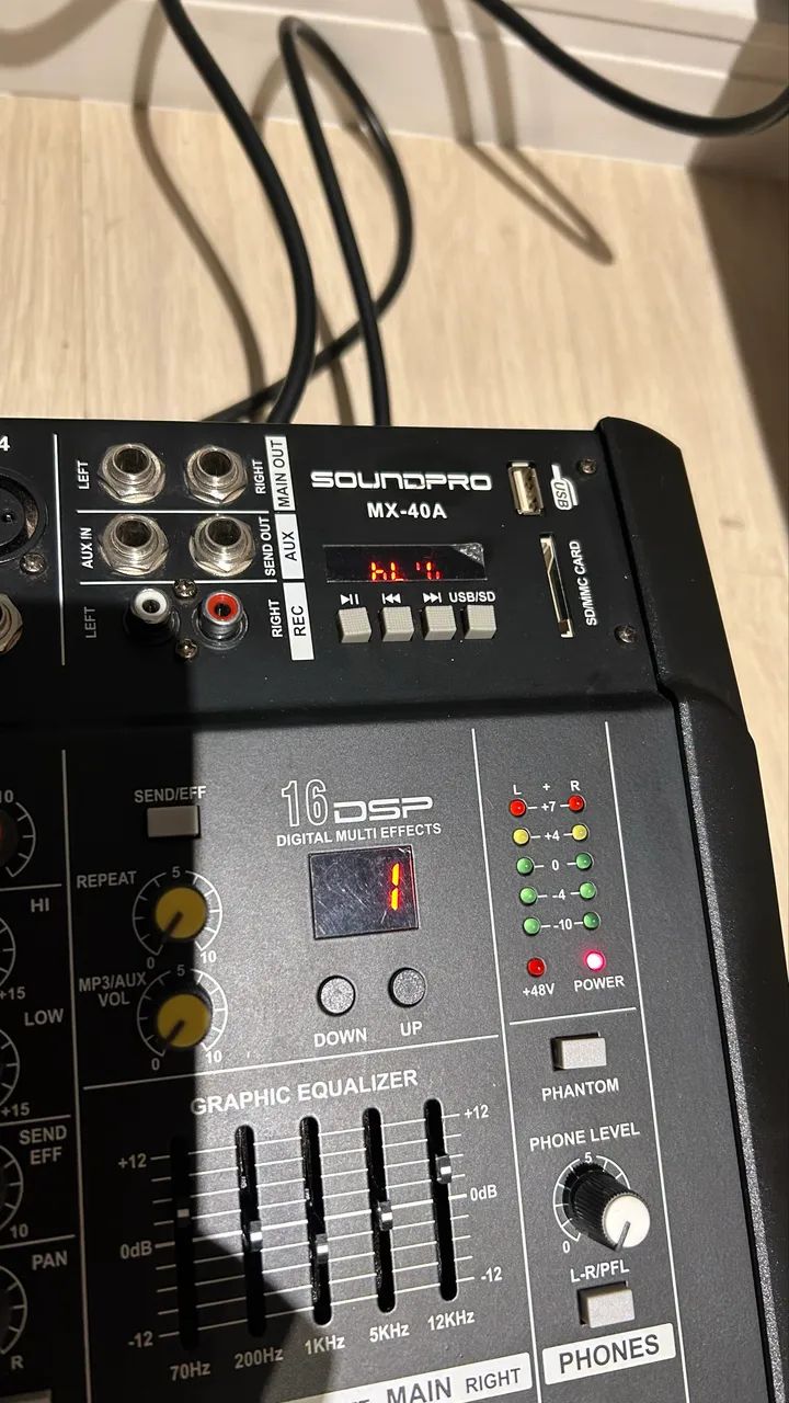 Mesa de som amplificada  - Foto 4
