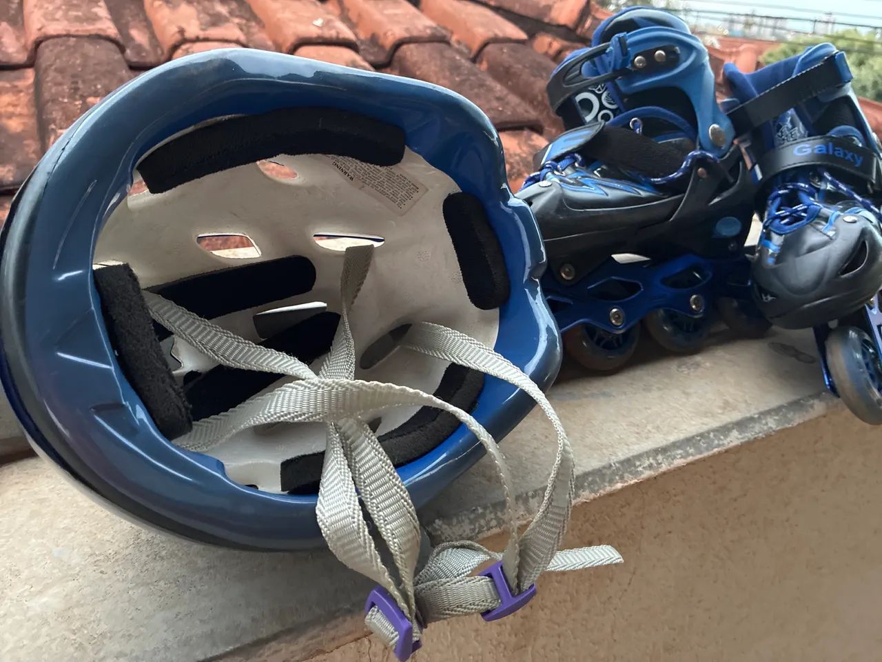 Patins com capacete  - Foto 4