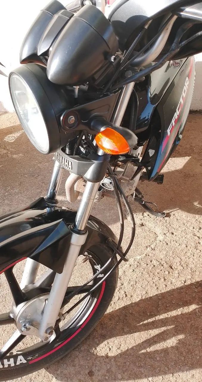 Vende se uma moto YBR ano 2014 - Foto 2