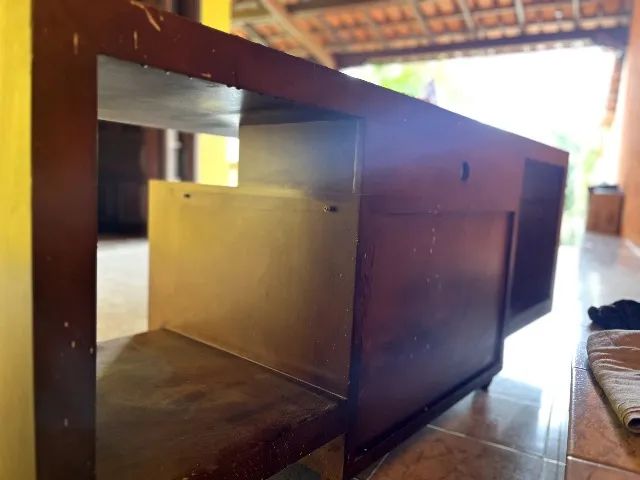 Rack Retrô de Madeira com Armário e Nichos Laterais - Foto 5