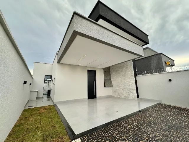 CASA | 186m² | 4 SUÍTES | PISCINA