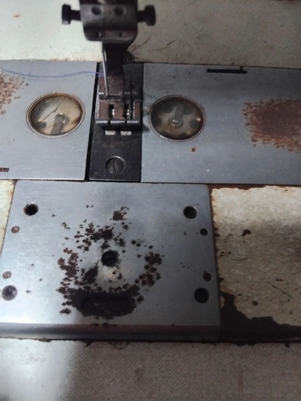 Máquina de costura industrial  - Foto 3