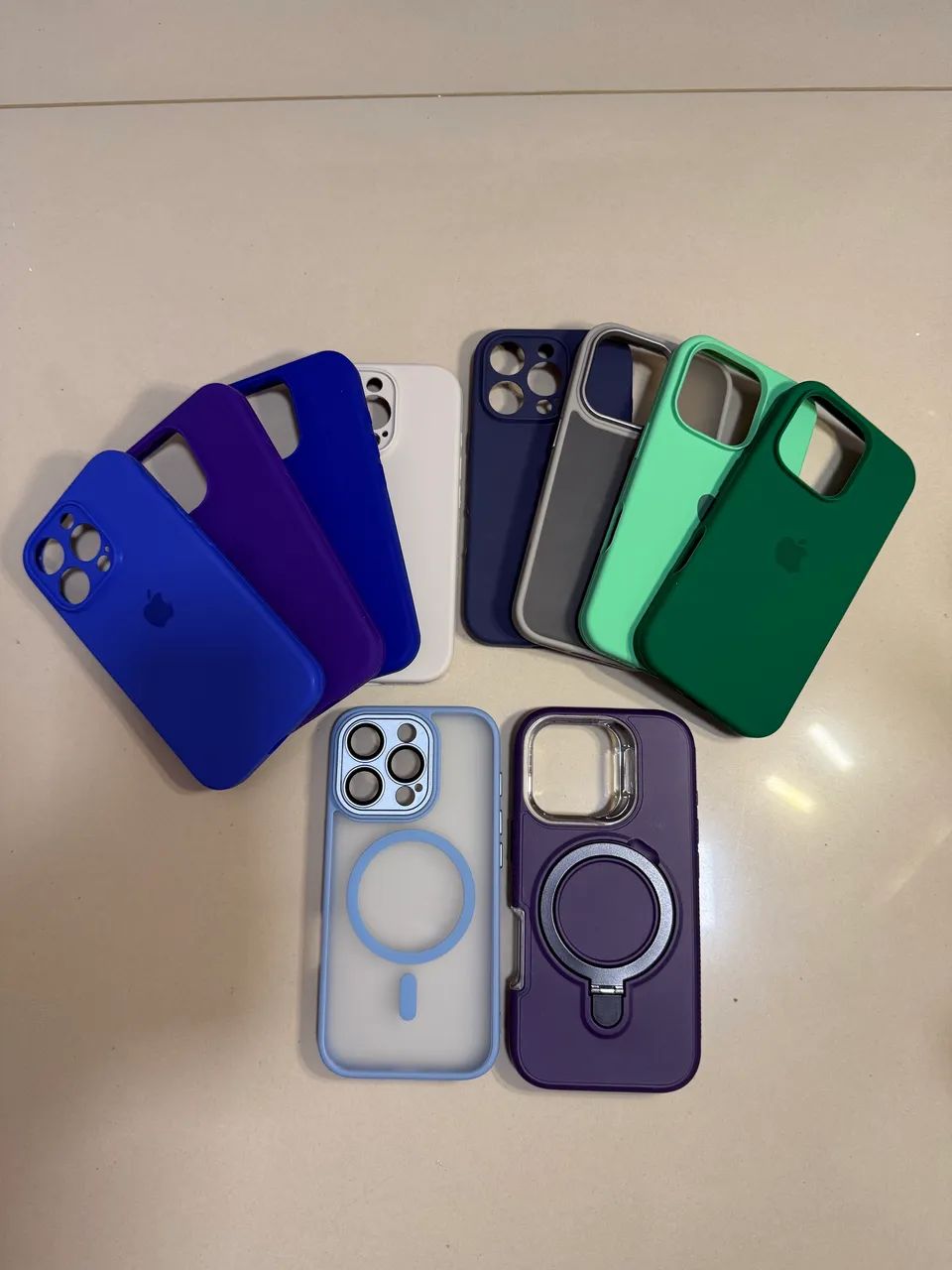 iPhone 16 Pro Capas MagSafe e Silicone aveludada kit com 10 capas  - Foto 2