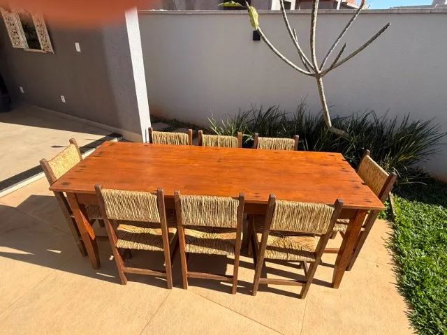 Conjunto de mesa de madeira maciça com cadeiras em palha - Foto 2