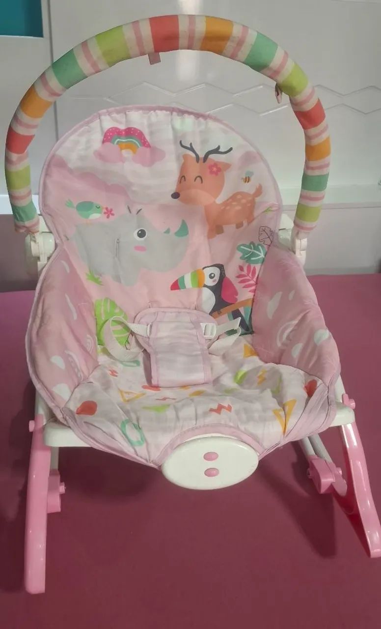 Cadeirinha de bebê vibra e toca música  - Foto 4