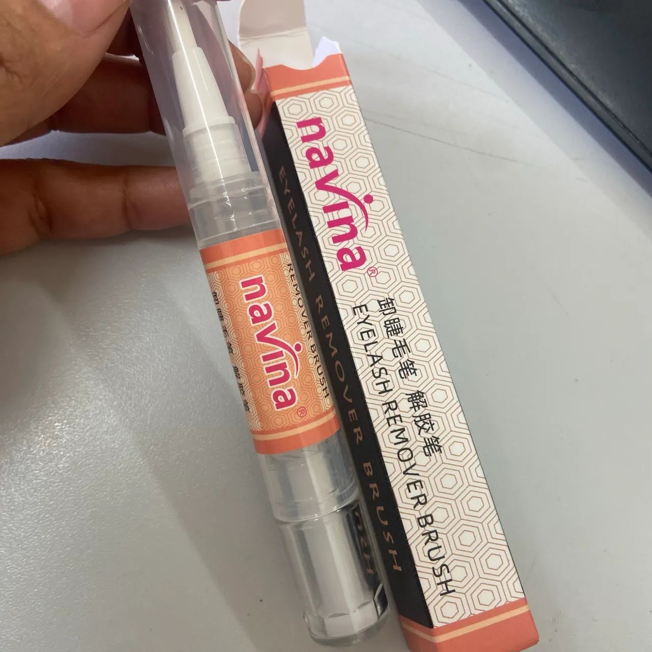 Remover de cílios fio a fio
