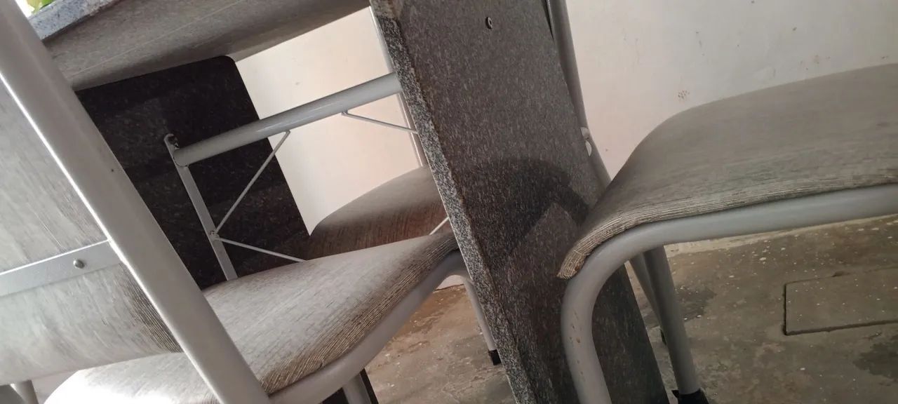 Vendo mesa e 4 cadeiras de marcore *45 zap - Foto 2
