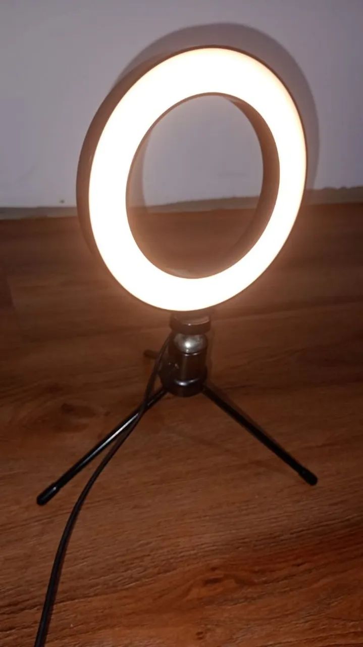  VENDO - RING LIGHT COM TRIPÉ  DE MESA - Foto 4