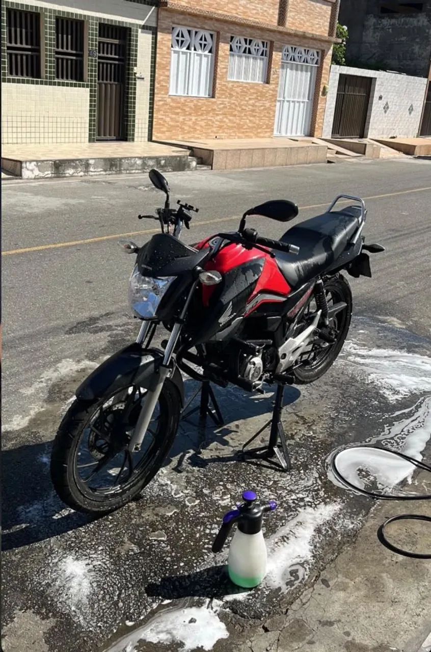 Vende-se titan 2019