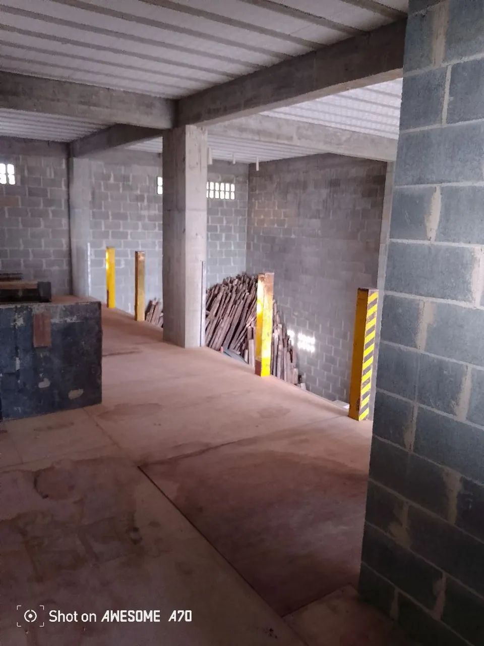Vendo ou troco barracão industrial com 5 kitnet  - Foto 13